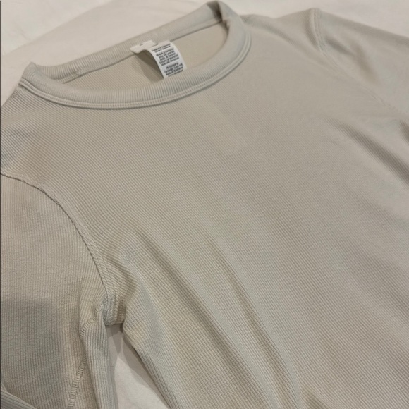 lululemon athletica Cropped Long Sleeve - Picture 3 of 4